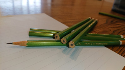 写真3　普通に鉛筆削りで削ることができるプラスチック鉛筆
