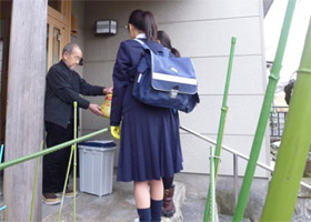 写真　新潟市亀田西小学校区コミュニティ協議会の取り組み