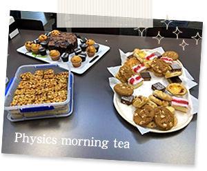（写真３）Physics morning teaで出されたお菓子